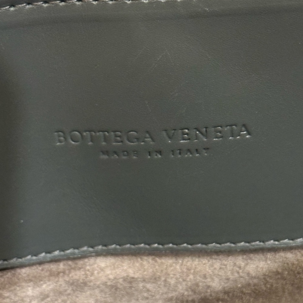 ๐ฅ BOTTEGA VENETA ROMA HANDBAG 2 WAY INTERECCIATO NAPPA LEATHER w/ Dust Bag - Picture 9 of 16
